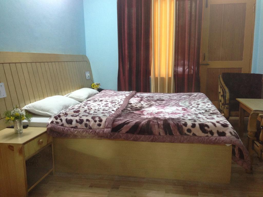 Hotel Ridge View Маналі Екстер'єр фото